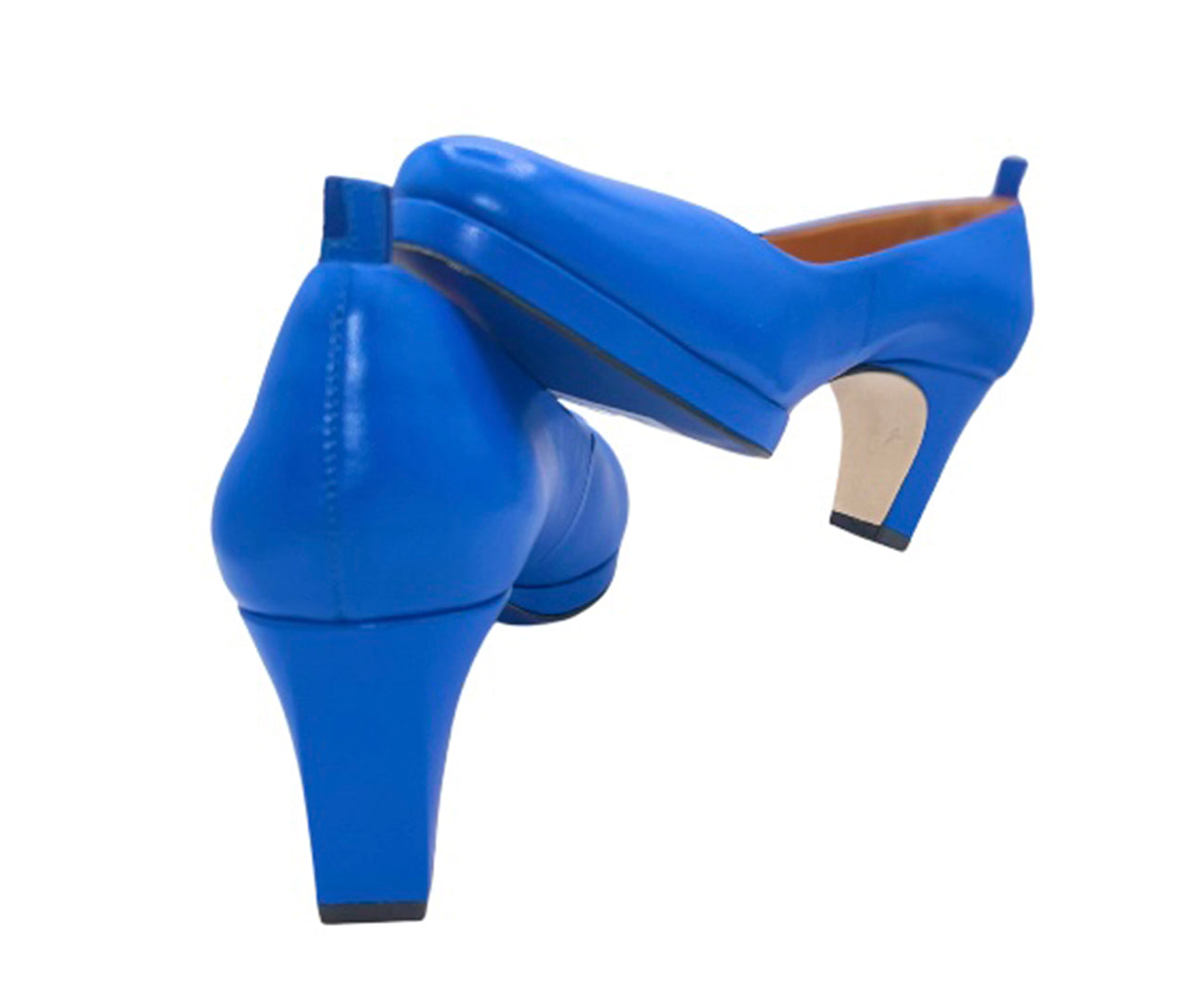 Pumps heels are the most comfortable and popular style of shoes for women.  The pump shoes have a top line and a closed … | Pumps heels stilettos, Heels,  Pumps heels
