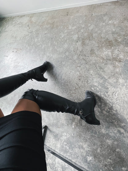dr LIZA thigh-high leather socks
